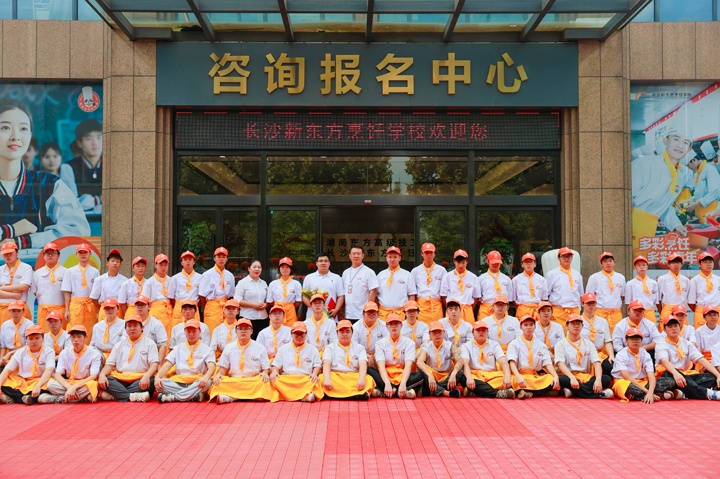 新東方烹飪學子向海楠榮歸母校